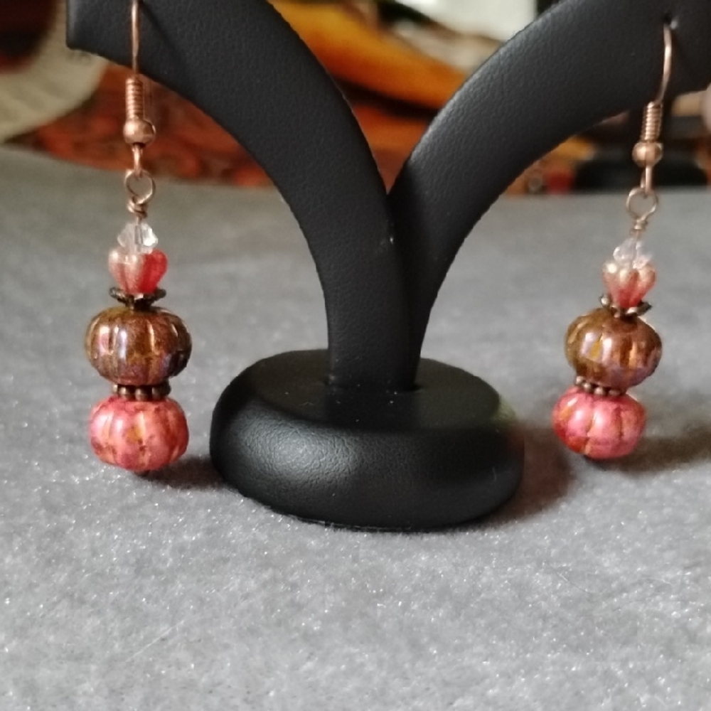 🎃🩷Hand Crafted Pumpkin Beaded Earrings🩷